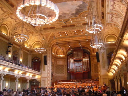 Der große Konzertsaal der Wuppertaler Stadthalle